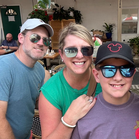 Meet your Posher, Toni - Picture 2 of 11